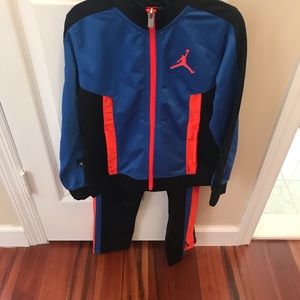 NWOT Boys Nike zipper tracksuit - size 7
